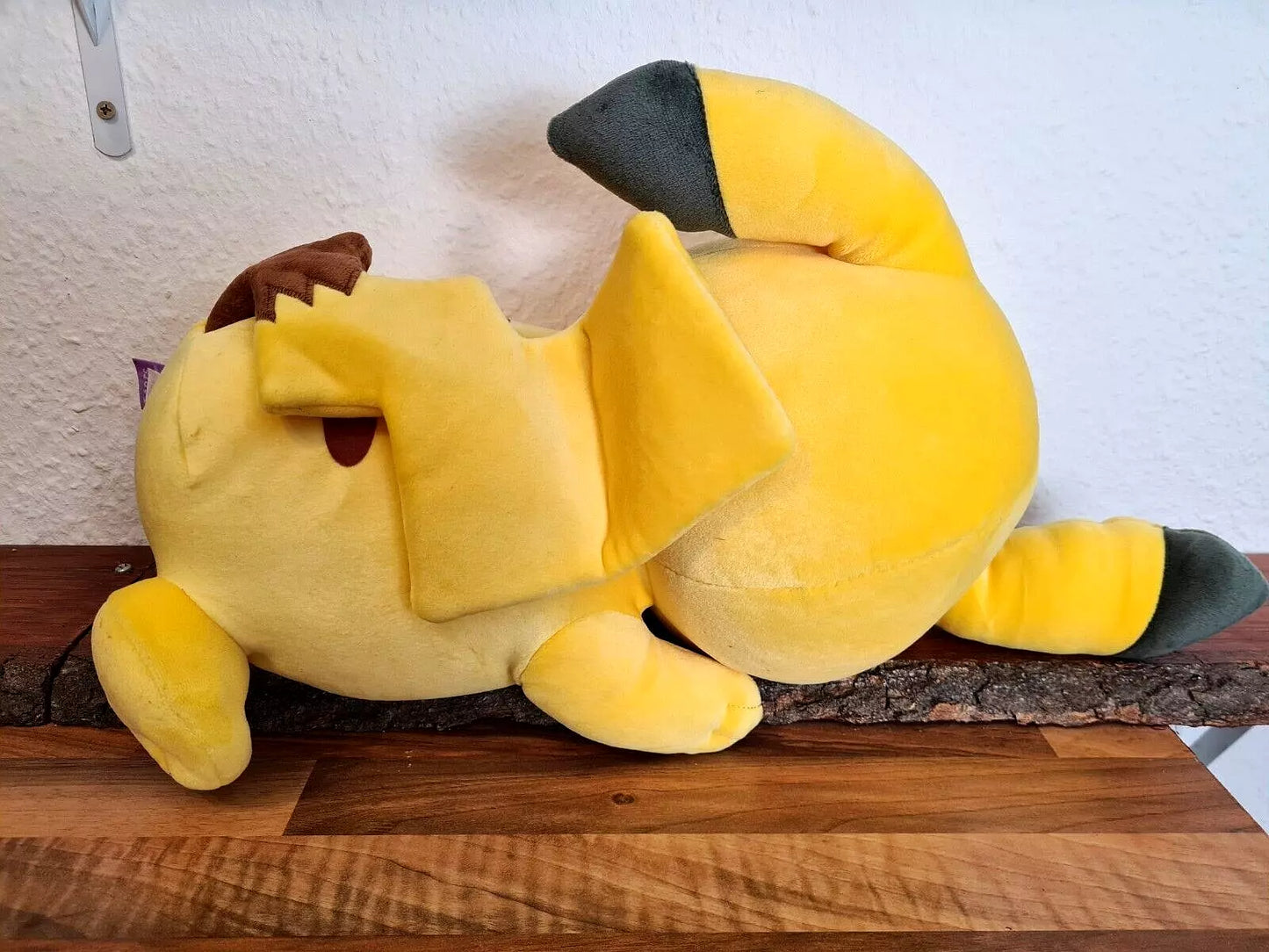Peluche Pikachu Qui Dort 20 cm